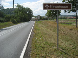 A4, Abfahrt Wandersleben, Hinweissschild Bratwurstmuseum